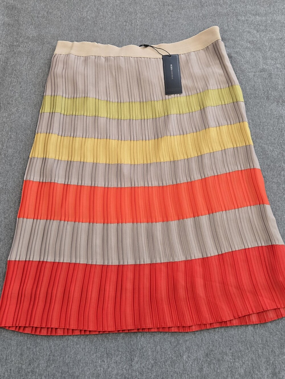 NWT BCBGMAXAZRIA 'Selita' striped pleated skirt lined sz. Medium Max Azria New